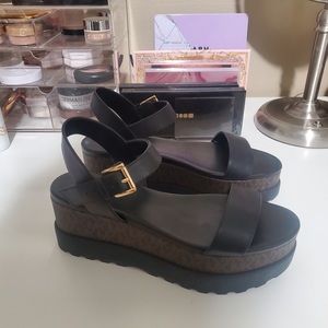 Michael Kors platform sandals new without box. Size 8